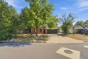 810 Honeysuckle Dr, Leander, TX 78641 - Photo 9
