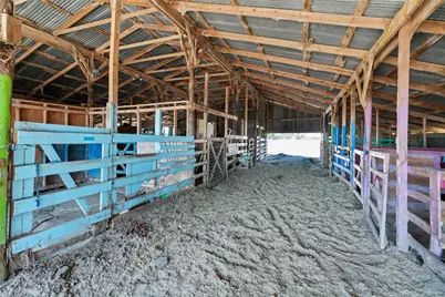 323 County Road 450, Thorndale, TX 76577 - Photo 17