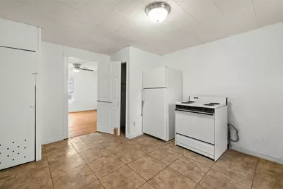 911 W 3rd Street, Taylor, TX 76574 - Photo 27
