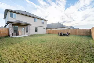 211 Reagor Dr, Taylor, TX 76574 - Photo 23