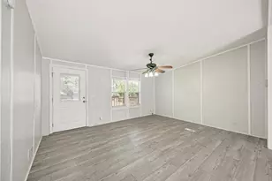 107 Long Shadow Dr, Bastrop, TX 78602 - Photo 7