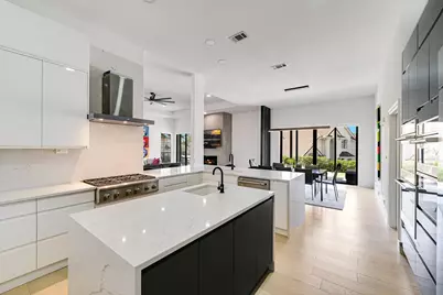 32 Wingreen Loop, The Hills, TX 78738 - Photo 9