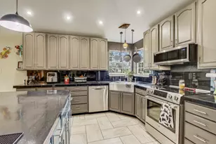 211 Ulupau Cir, Bastrop, TX 78602 - Photo 15