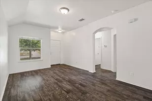 612 Amber Ln, Jarrell, TX 76537 - Photo 5