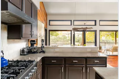 927 Challenger, Lakeway, TX 78734 - Photo 15