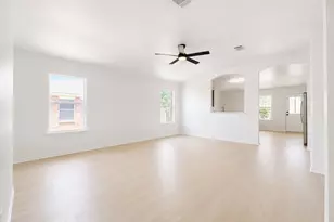 906 W South St, Leander, TX 78641 - Photo 9