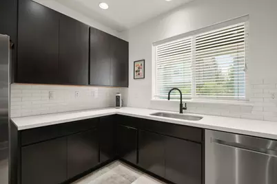 5616 S 1st Street #18, Austin, TX 78745 - Photo 11