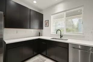 5616 S 1st St, Austin, TX 78745 - Photo 11