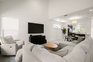 5616 S 1st St, Austin, TX 78745 - Photo 3