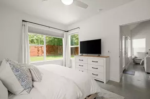 5616 S 1st St, Austin, TX 78745 - Photo 9