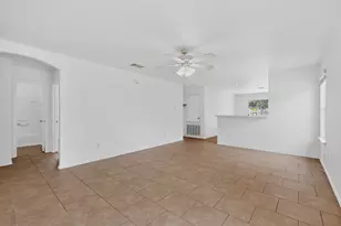 13124 Maidenhair Tr, Elgin, TX 78621 - Photo 9