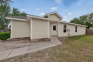 13124 Maidenhair Tr, Elgin, TX 78621 - Photo 3
