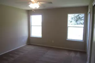 13124 Maidenhair Tr, Elgin, TX 78621 - Photo 9