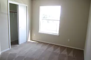 13124 Maidenhair Tr, Elgin, TX 78621 - Photo 7