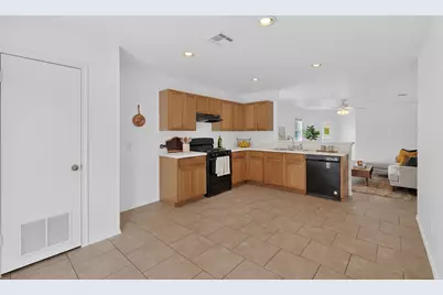 13124 Maidenhair Trail, Elgin, TX 78621 - Photo 7