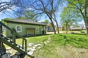 703 W Buck St, Caldwell, TX 77836 - Photo 31