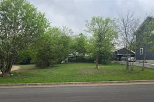 406 E 4th St, Georgetown, TX 78626 - Photo 1