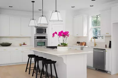 18 N Peak Road, West Lake Hills, TX 78746 - Photo 11