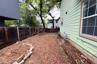 2409 Santa Rosa St, Austin, TX 78702 - Photo 25
