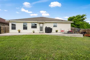 144 Calcite Ln, Jarrell, TX 76537 - Photo 35