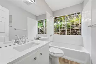 7 Hull Circle Dr, Austin, TX 78746 - Photo 9