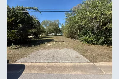 402 E Liberty Avenue, Round Rock, TX 78664 - Photo 3