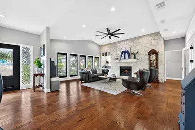 5 Leafdale Point, The Hills, TX 78738 - Photo 3