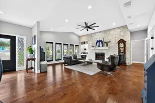 5 Leafdale Point, The Hills, TX 78738 - Photo 3