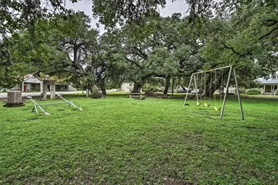 250-300 Park Avenue Avenue, Staples, TX 78670 - Photo 39