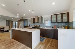 1907 E 14th St, Austin, TX 78702 - Photo 11