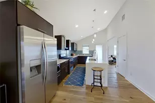 1907 E 14th St, Austin, TX 78702 - Photo 17