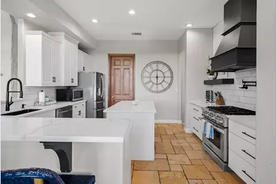 10512 Lake Park Drive, Dripping Springs, TX 78620 - Photo 15