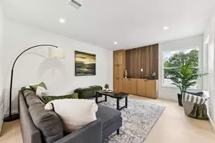 7503 Carriage Dr, Austin, TX 78752 - Photo 3