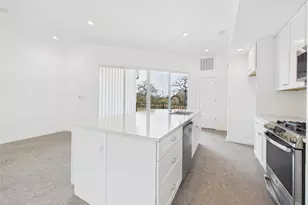 5912 Harold Ct, Austin, TX 78721 - Photo 3