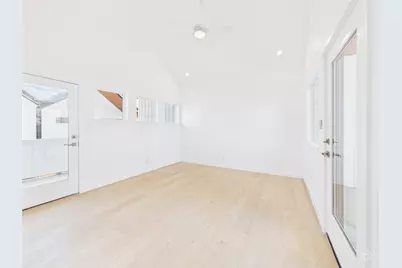 5912 Harold Court #104, Austin, TX 78721 - Photo 15