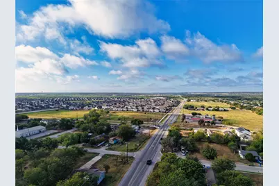 107 E Brenham Street, Manor, TX 78653 - Photo 17