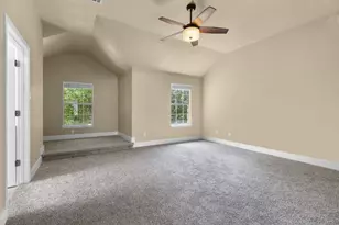 10128 Channel Island Dr, Austin, TX 78747 - Photo 15