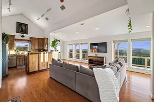 8132 Breeze Way, Jonestown, TX 78645 - Photo 11