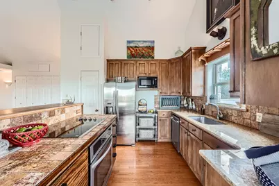 8132 Breeze Way, Jonestown, TX 78645 - Photo 15