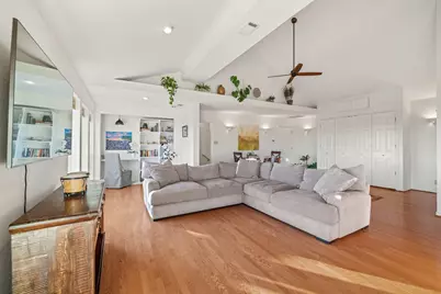 8132 Breeze Way, Jonestown, TX 78645 - Photo 13