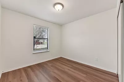 101 Bandara Woods Boulevard, Elgin, TX 78621 - Photo 17