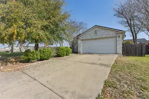 101 Bandara Woods Blvd, Elgin, TX 78621 - Photo 5