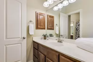 2401 Hunters Green Ct, Austin, TX 78732 - Photo 35