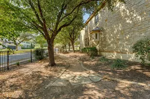 2401 Hunters Green Ct, Austin, TX 78732 - Photo 39