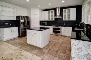 102 W Oak Loop, Cedar Creek, TX 78612 - Photo 11
