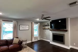 310 Buckeye Trail, La Grange, TX 78945 - Photo 3