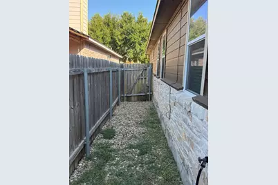 204 Wilderness Trail, Elgin, TX 78621 - Photo 23