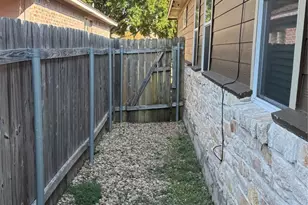 204 Wilderness Trail, Elgin, TX 78621 - Photo 23