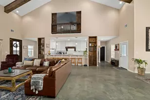 1138 Creekside Ln, Weimar, TX 78962 - Photo 11