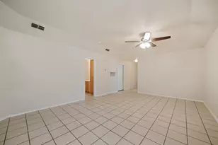 236 Rosalie Dr, New Braunfels, TX 78130 - Photo 3